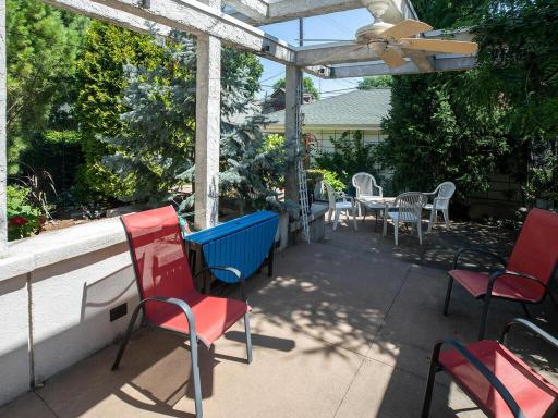 3243 E Bde Maka Pkwy Minneapolis Minneapolis MN 55408 USA-015-020-015-MLS_Size.jpg