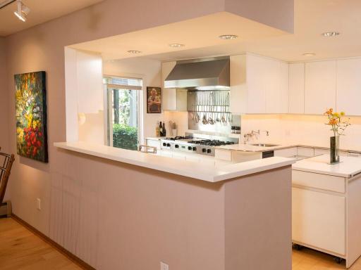 3243 E Bde Maka Pkwy Minneapolis Minneapolis MN 55408 USA-029-008-029-MLS_Size.jpg