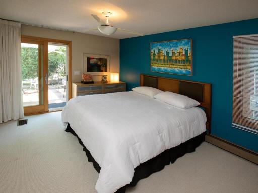 3243 E Bde Maka Pkwy Minneapolis Minneapolis MN 55408 USA-037-025-036-MLS_Size.jpg