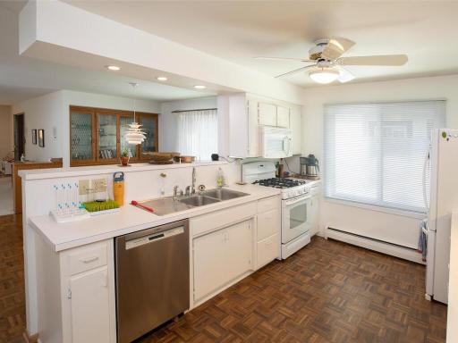 3243 E Bde Maka Pkwy Minneapolis Minneapolis MN 55408 USA-043-038-042-MLS_Size.jpg