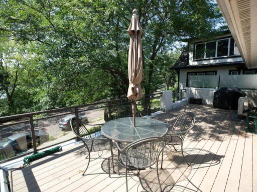 3243 E Bde Maka Pkwy Minneapolis Minneapolis MN 55408 USA-049-043-048-MLS_Size.jpg