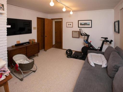 3243 E Bde Maka Pkwy Minneapolis Minneapolis MN 55408 USA-046-041-045-MLS_Size.jpg