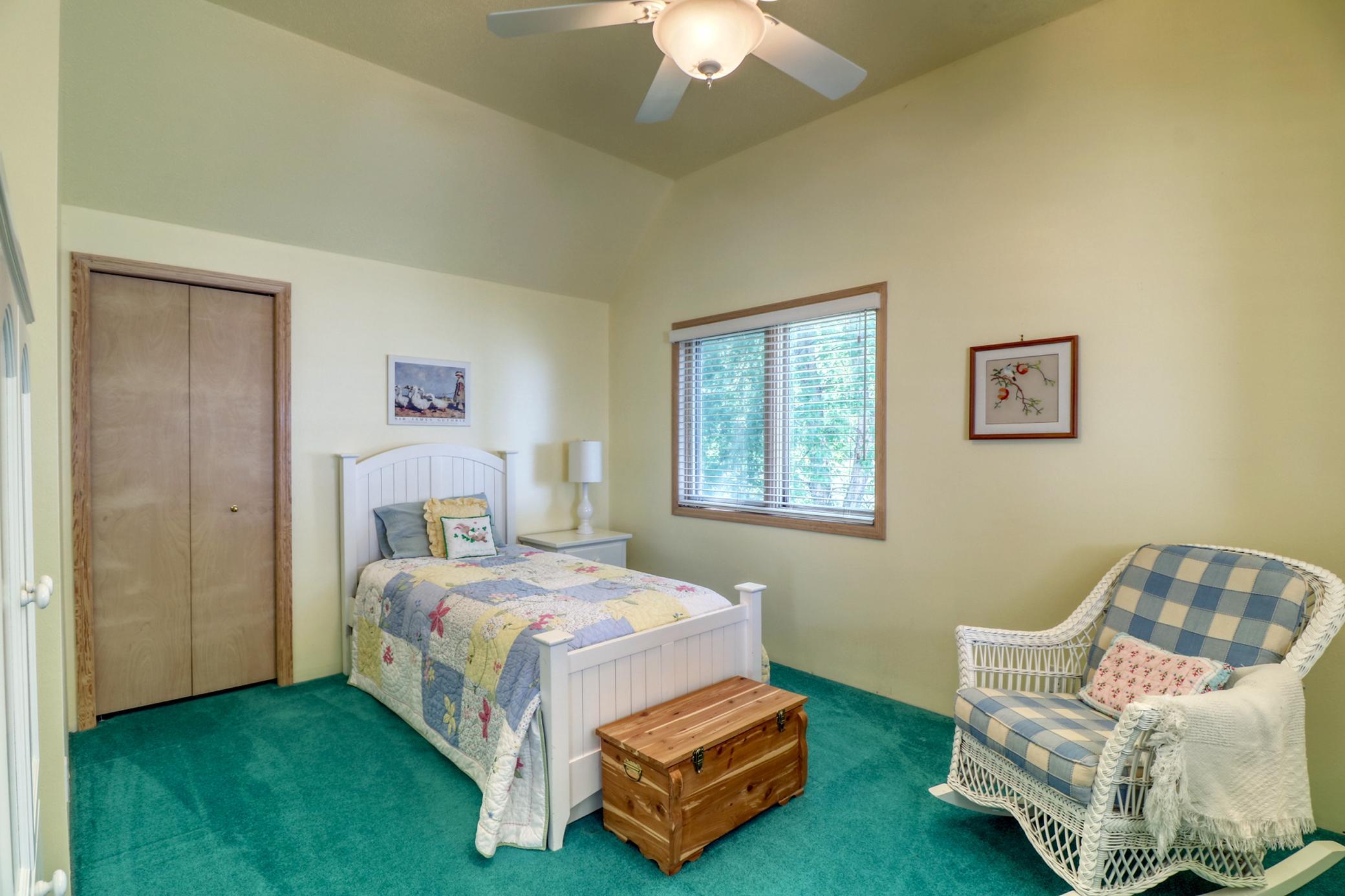 Bedroom1_1.jpg