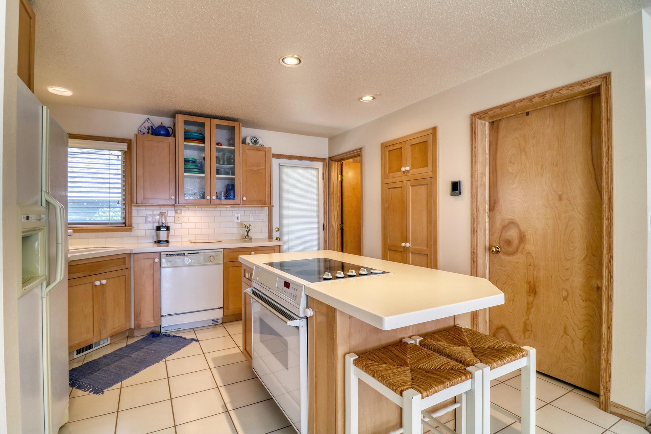 Kitchen1_3.jpg
