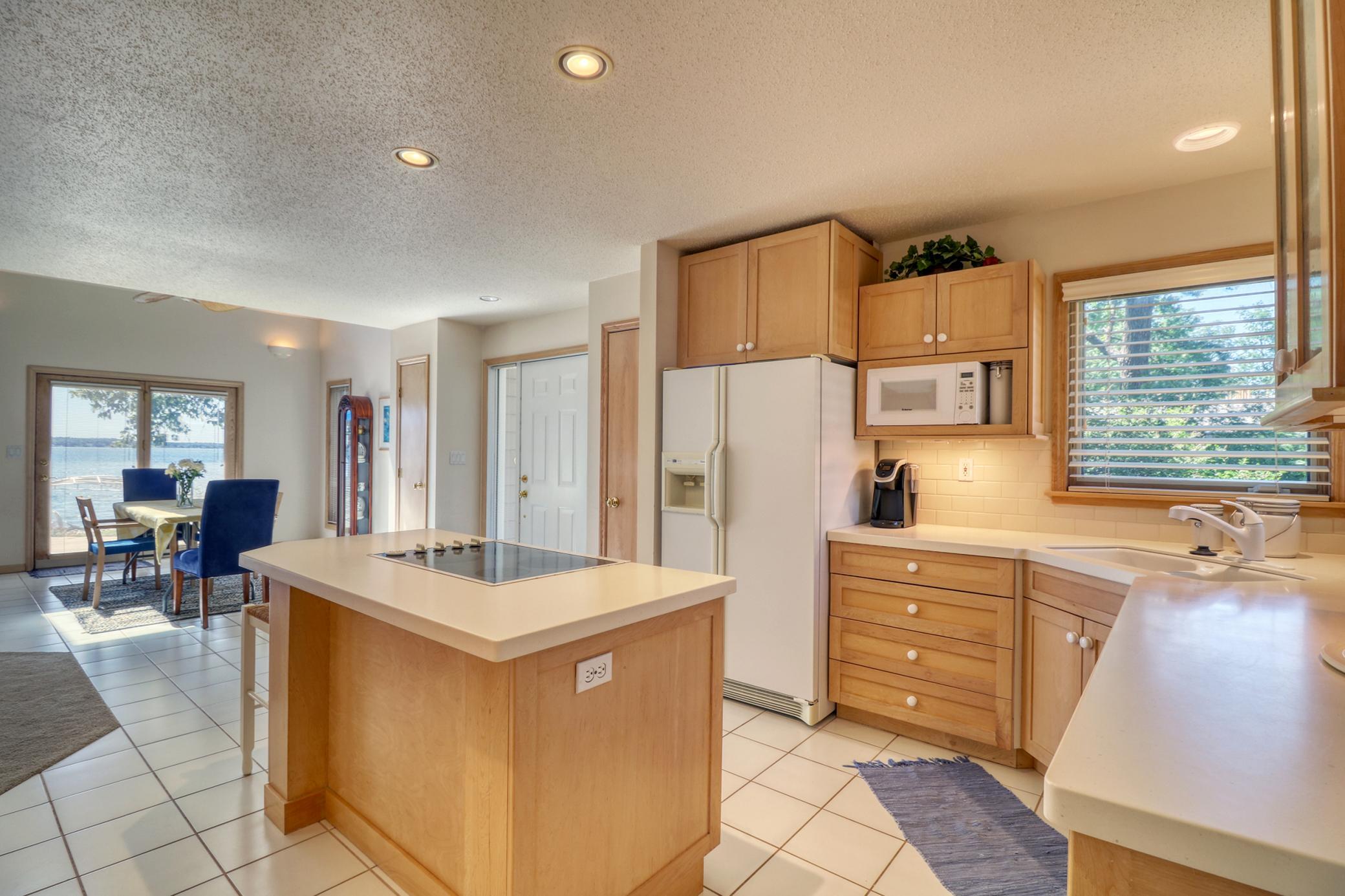 Kitchen1_2.jpg