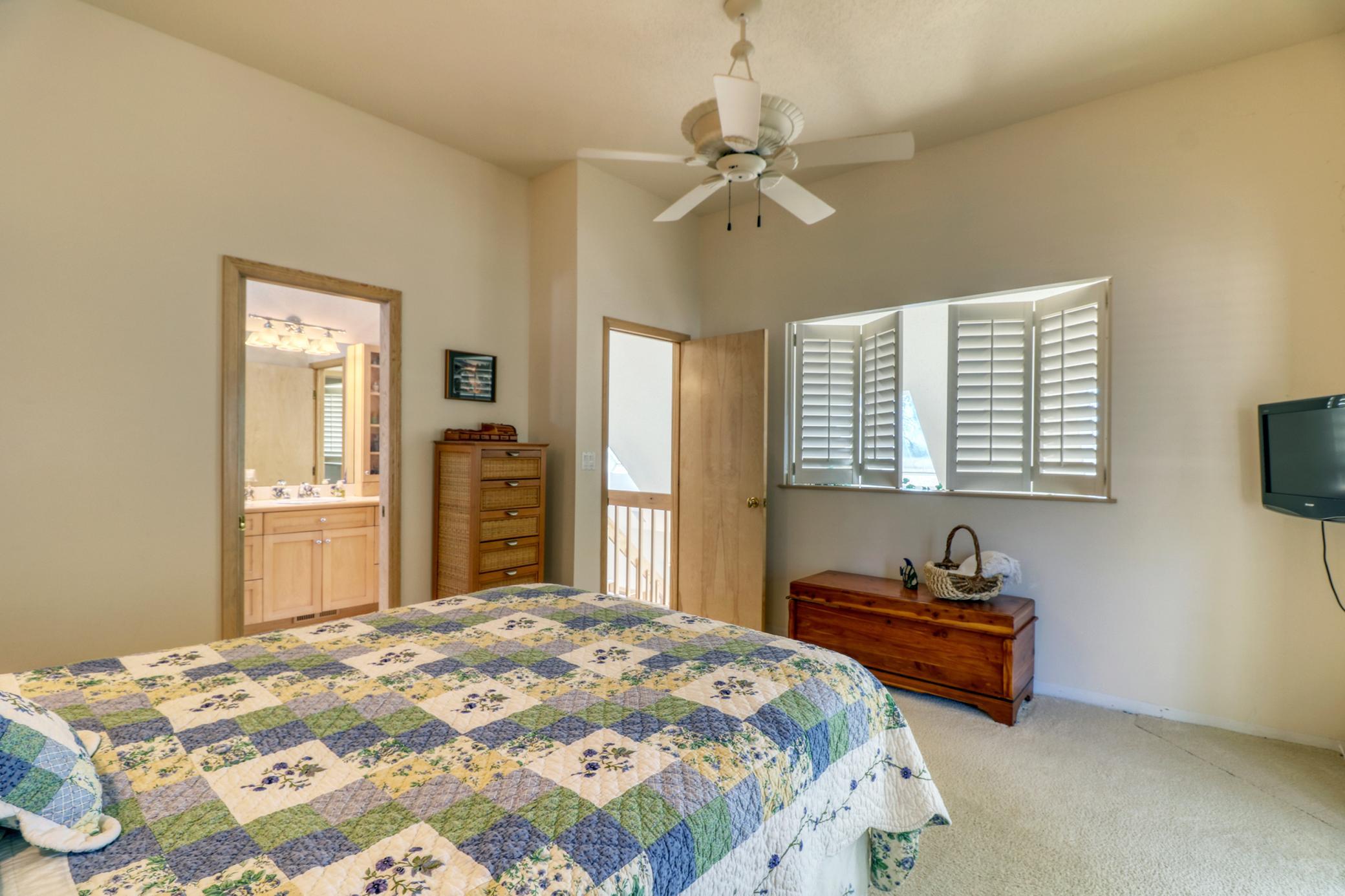 Master Bedroom1_2.jpg