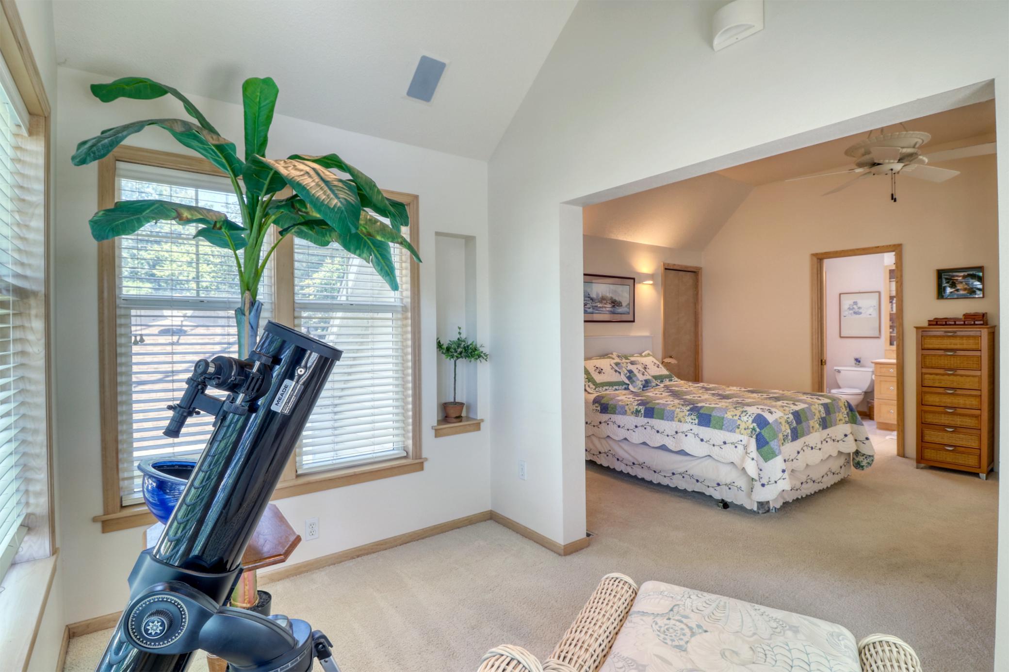 Master Bedroom1_3.jpg