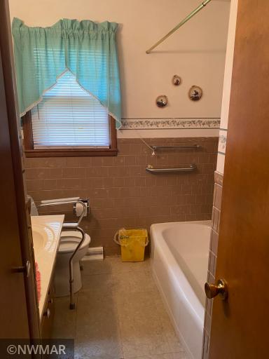 206 Hamilton Avenue NE, Red Lake Falls, MN 56750