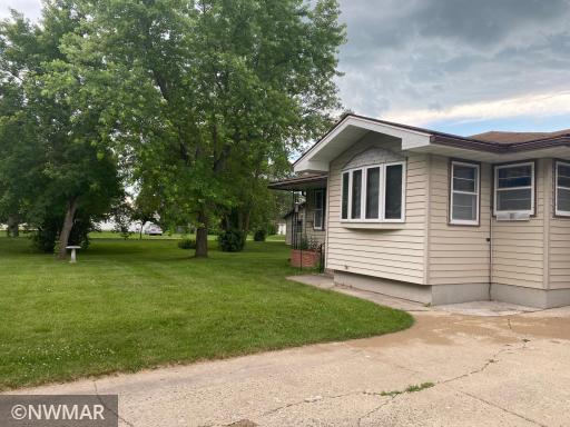 206 Hamilton Avenue NE, Red Lake Falls, MN 56750