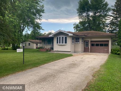 206 Hamilton Avenue NE, Red Lake Falls, MN 56750