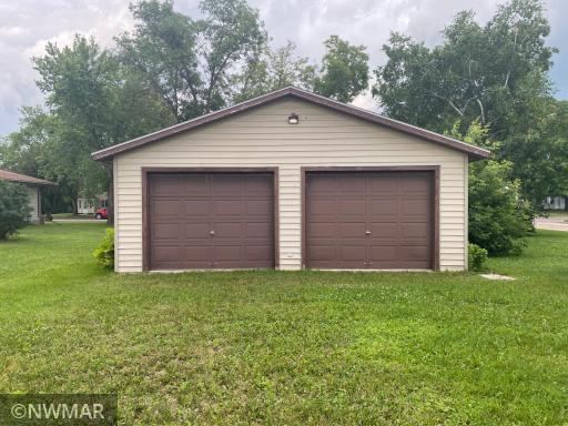 206 Hamilton Avenue NE, Red Lake Falls, MN 56750