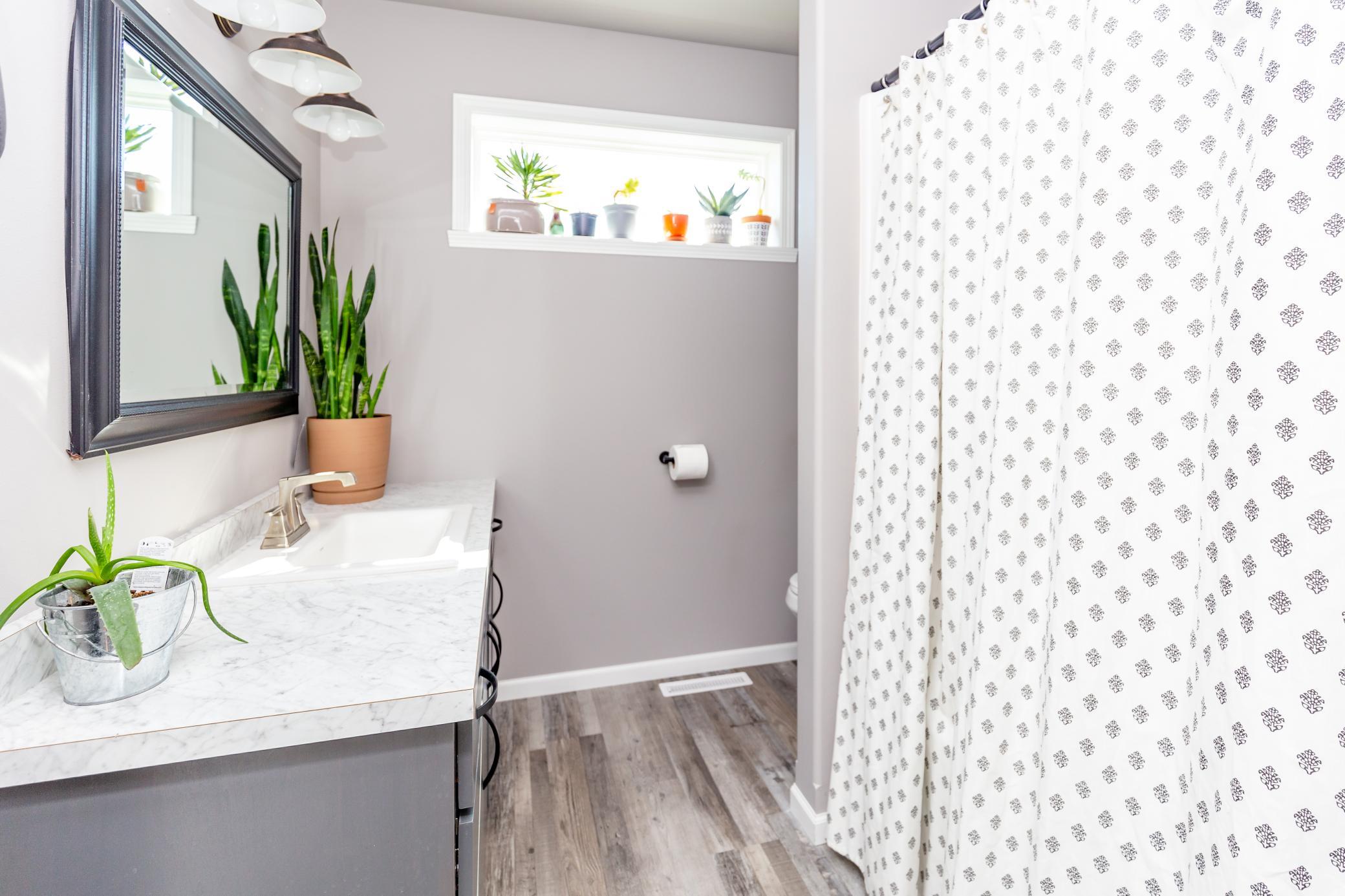 Upper Full Bathroom - transom window