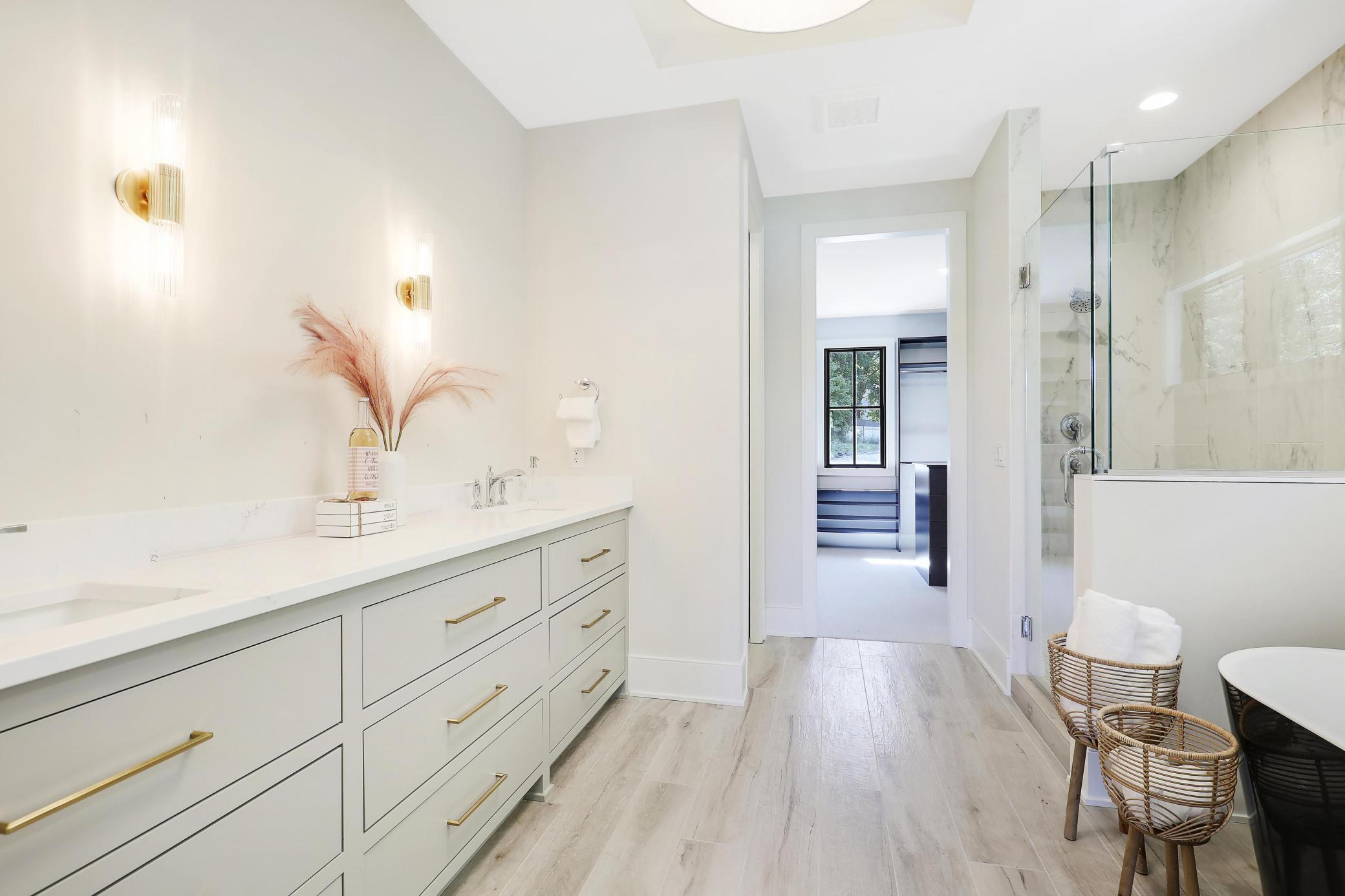 Full Owners Bath With Duo Sinks & Walk In Shower