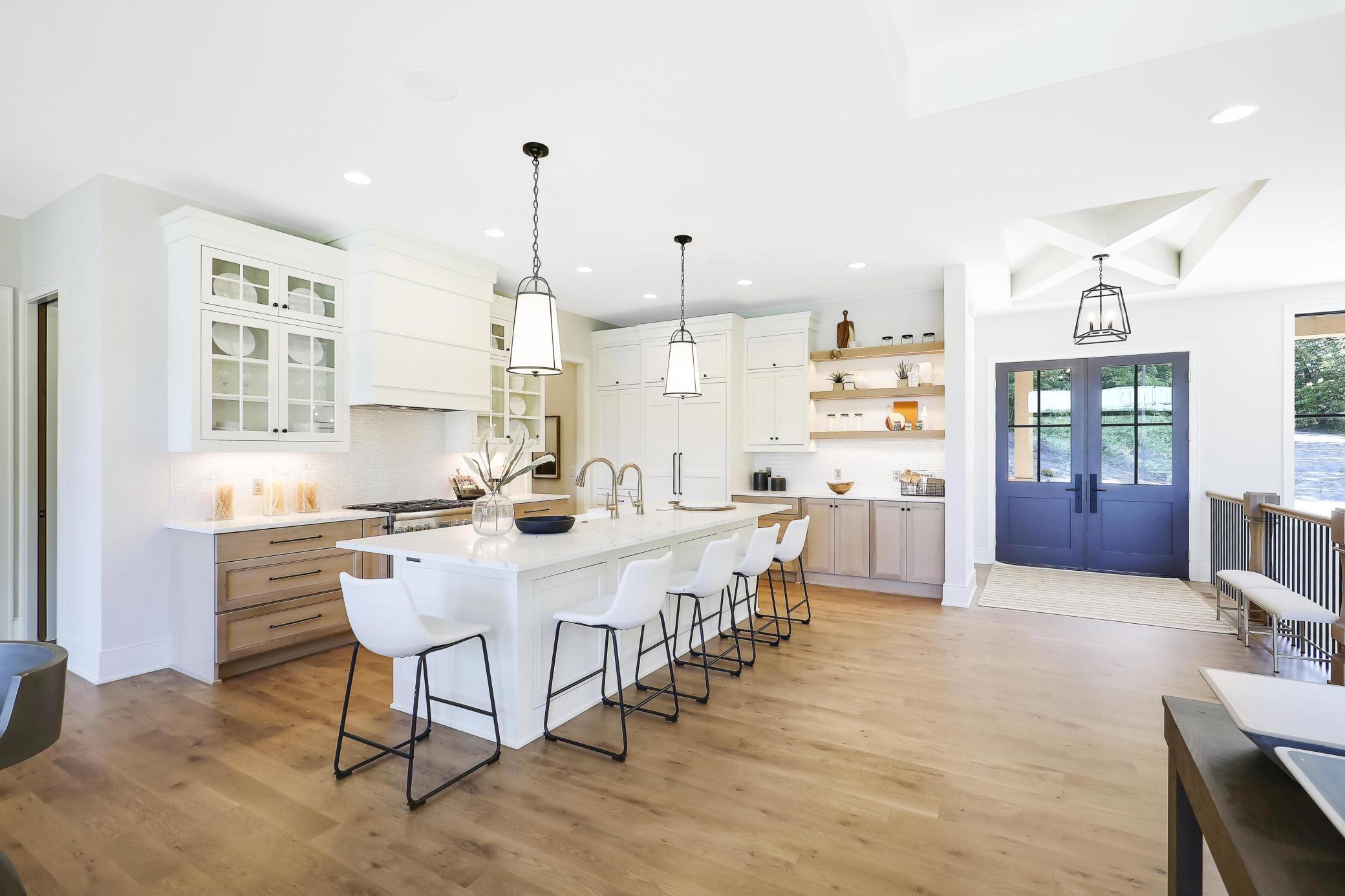 Expansive Center Island With Plenty Of Seating