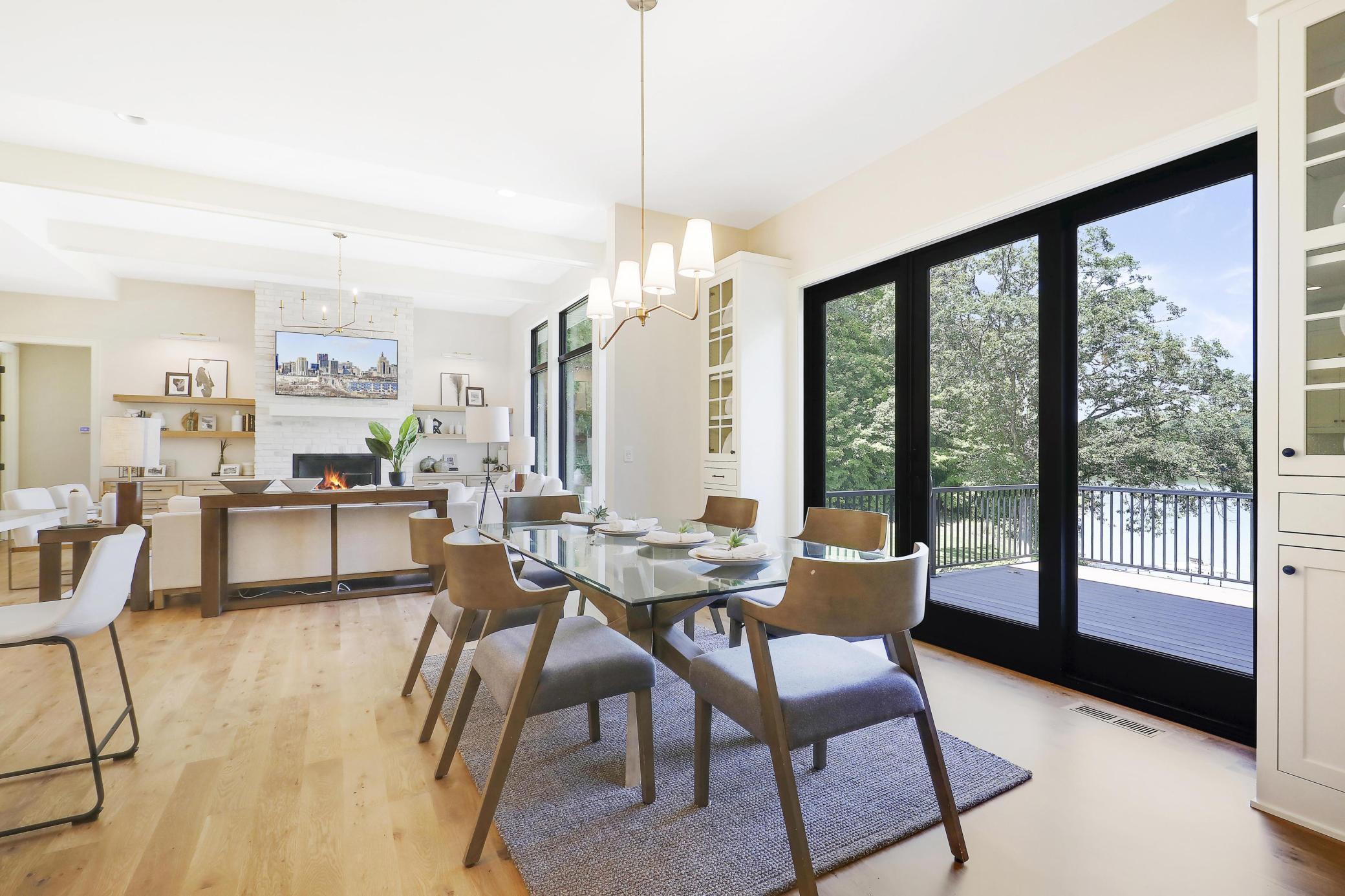 Informal Dining Makes Great Entertaining Space