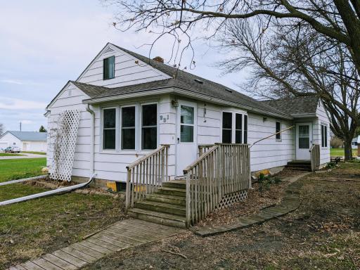 231 S 4th Street, Bird Island, MN 55310