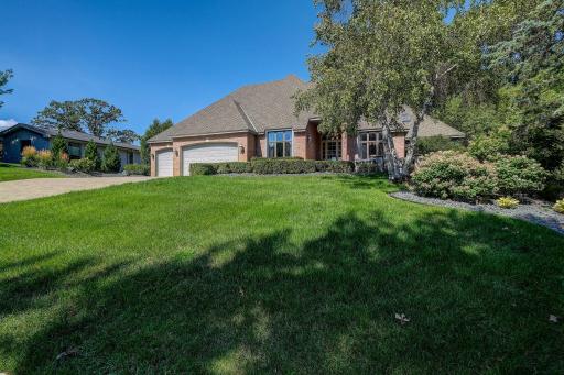 9981 Oak Shore Drive, Lakeville, MN 55044
