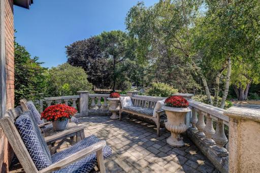 9981 Oak Shore Drive, Lakeville, MN 55044