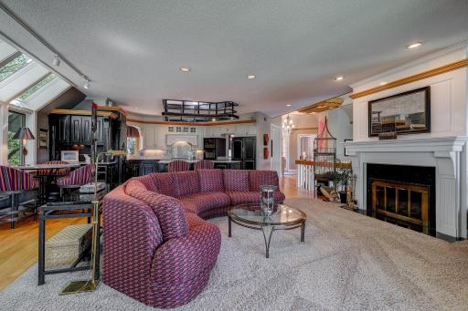 9981 Oak Shore Drive, Lakeville, MN 55044