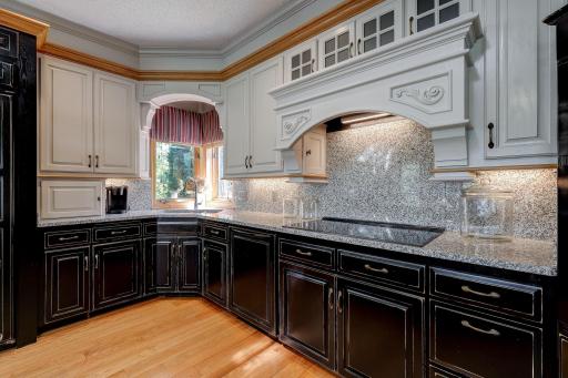 9981 Oak Shore Drive, Lakeville, MN 55044