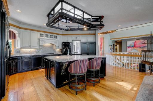 9981 Oak Shore Drive, Lakeville, MN 55044