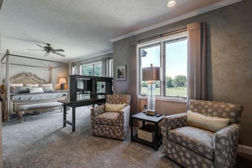 9981 Oak Shore Drive, Lakeville, MN 55044