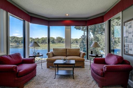 9981 Oak Shore Drive, Lakeville, MN 55044