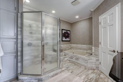 9981 Oak Shore Drive, Lakeville, MN 55044