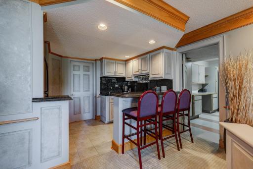 9981 Oak Shore Drive, Lakeville, MN 55044