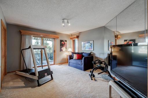 9981 Oak Shore Drive, Lakeville, MN 55044