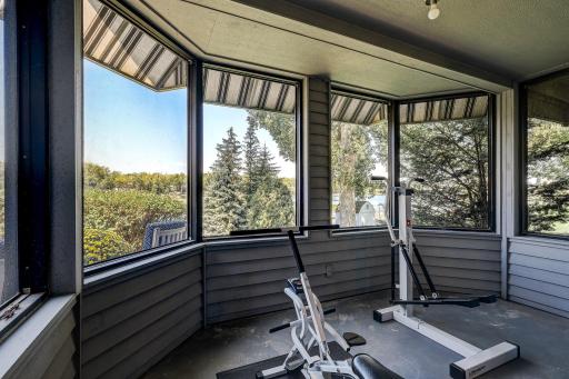 9981 Oak Shore Drive, Lakeville, MN 55044