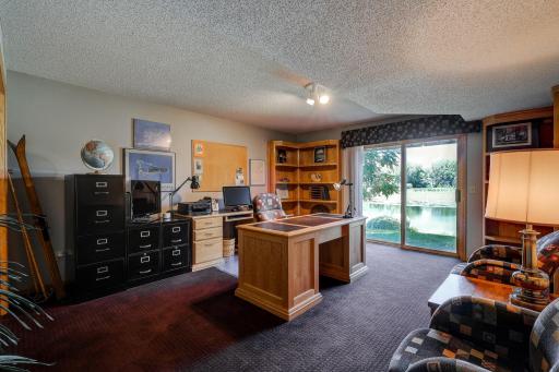 9981 Oak Shore Drive, Lakeville, MN 55044