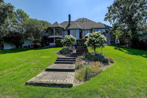 9981 Oak Shore Drive, Lakeville, MN 55044