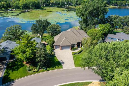 9981 Oak Shore Drive, Lakeville, MN 55044