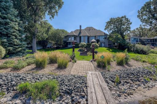 9981 Oak Shore Drive, Lakeville, MN 55044
