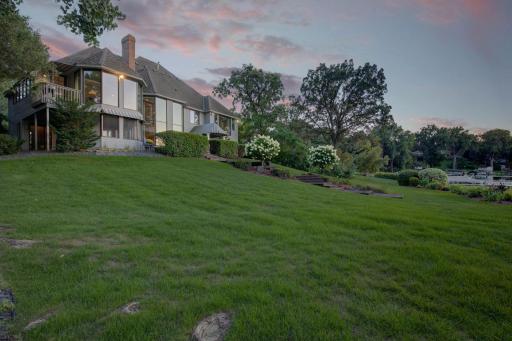 9981 Oak Shore Drive, Lakeville, MN 55044
