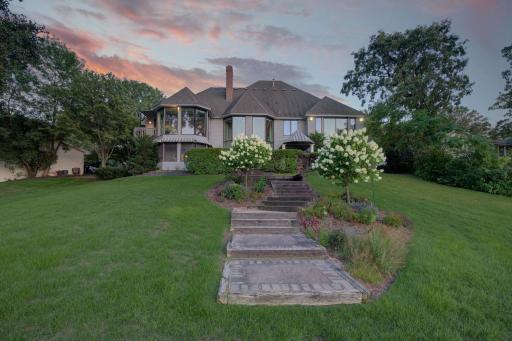 9981 Oak Shore Drive, Lakeville, MN 55044