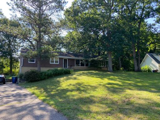 616 Kingsview Lane N, Plymouth, MN 55447