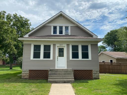 807 Apgar Street S, Shakopee, MN 55379