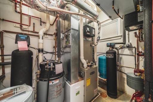 UTILITY ROOM IN HOUSE
