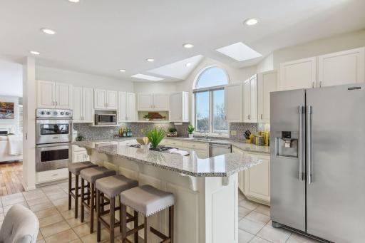 2875 Deer Run Trail, Orono, MN 55356