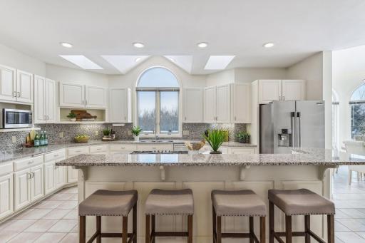 2875 Deer Run Trail, Orono, MN 55356