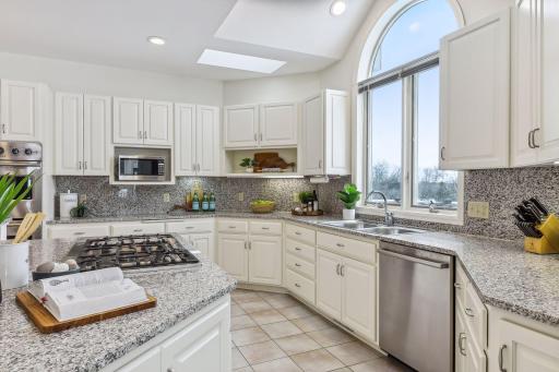 2875 Deer Run Trail, Orono, MN 55356