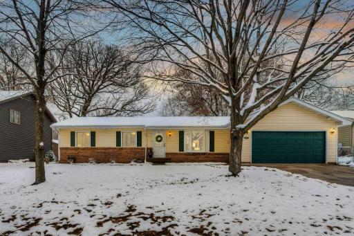 6648 Upper 28th Street N, Oakdale, MN 55128