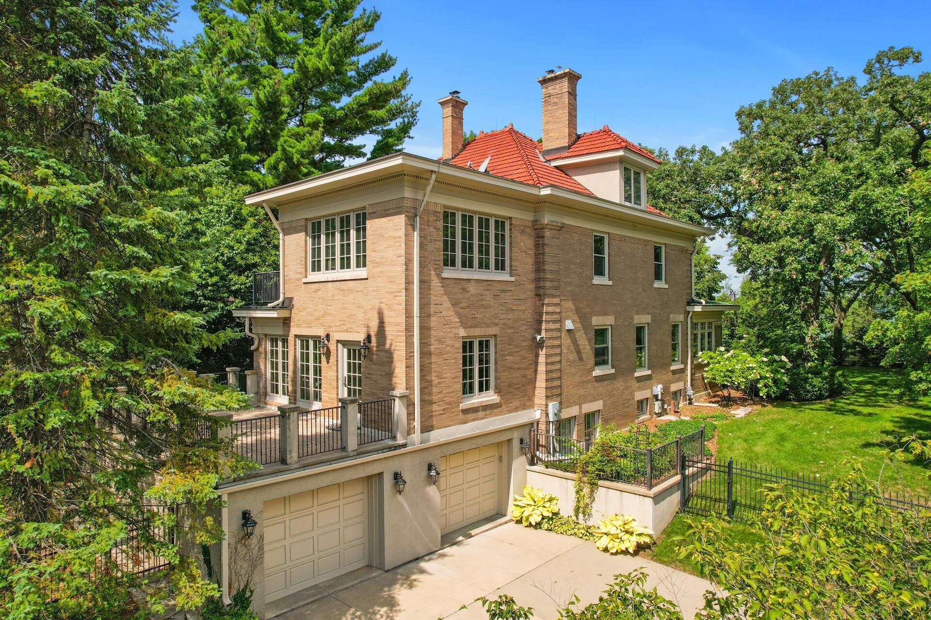 Aerial view showcases the size of the home - plenty of room for all your living and entertaining needs, and tons of storage too!