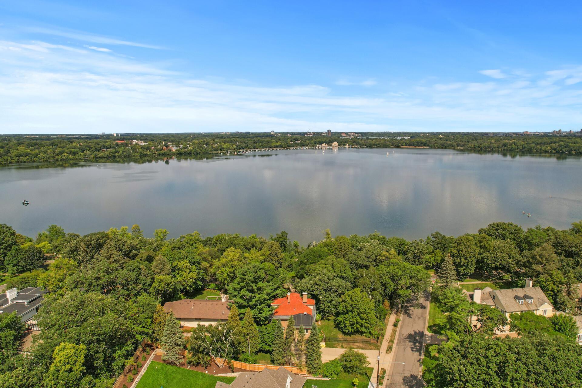 Enjoy walking the trail around Lake Harriet and visit the Bandshell located just across the street along with Lake Harriet South Beach. Also close to Lyndale Park, the Rose Garden, Lake Bde Maka Ska, charming Linden Hills with its notable restaurants