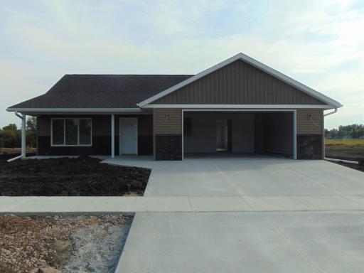 405 22nd Avenue NW, Waseca, MN 56093