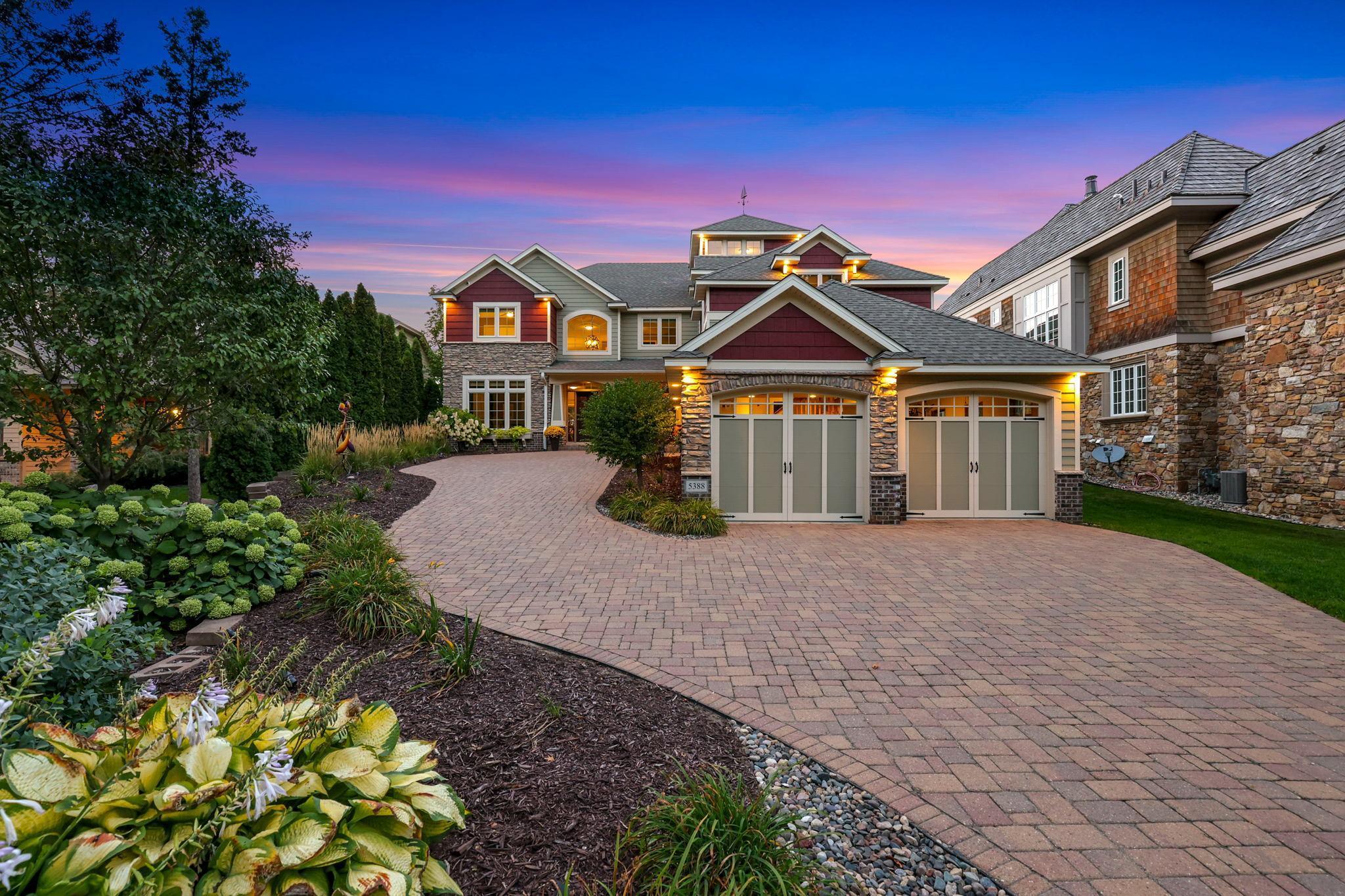 Rare find that provides so many indoor and outdoor options on a prime lakefront homesite. You will also enjoy quick access to shopping, restaurants, and easy commute. Welcome home.