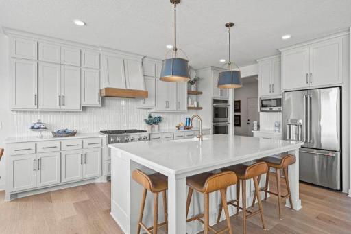 16905 47th Avenue N, Plymouth, MN 55446