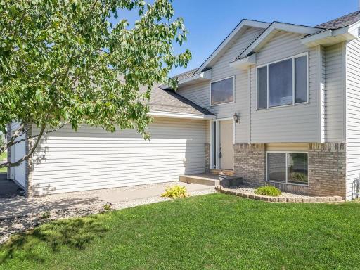 23069 Navajo st nw Saintt Francis MN 55070 USA-003-010-Exterior Front-MLS_Size.jpg